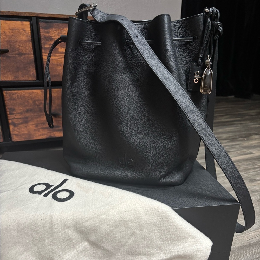 ALO Yoga Sleek Black Crossbody Bag